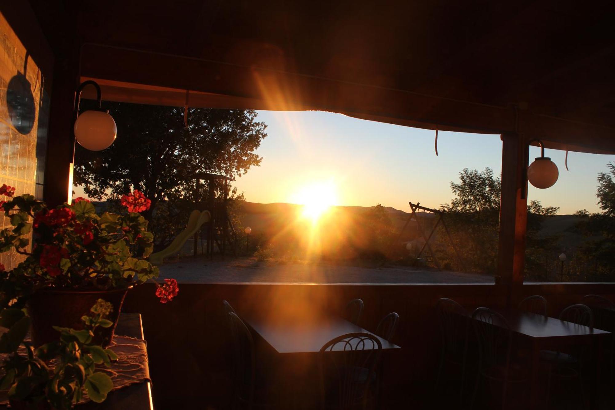 Agriturismo La Valle Del Vento Урбино Екстериор снимка