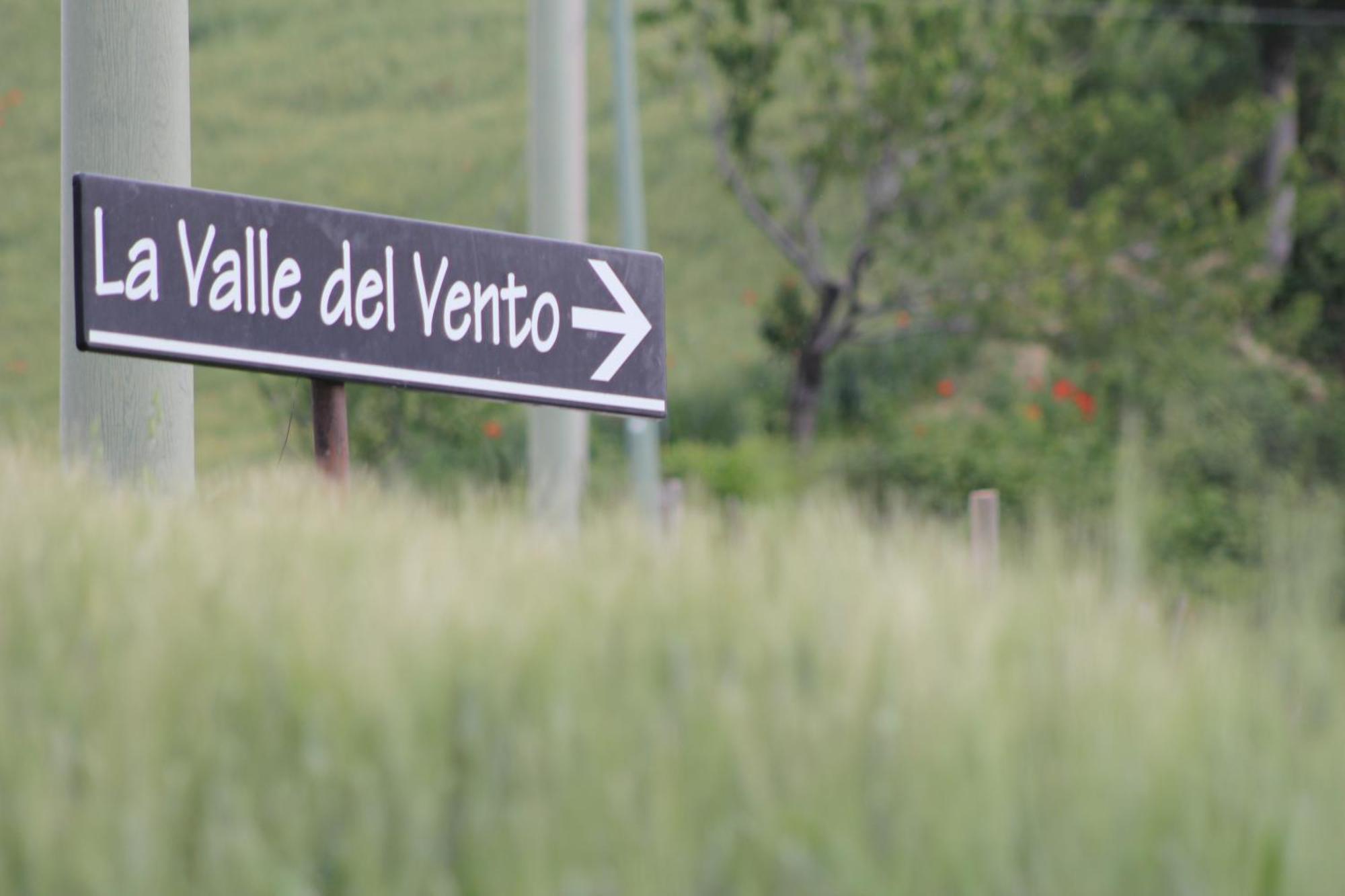 Agriturismo La Valle Del Vento Урбино Екстериор снимка