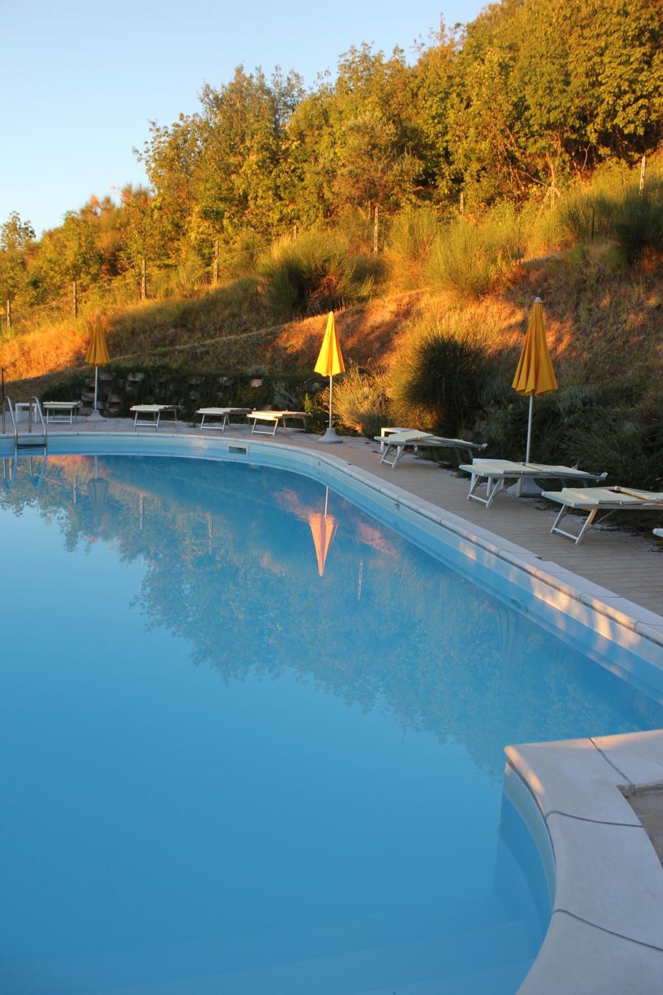 Agriturismo La Valle Del Vento Урбино Екстериор снимка