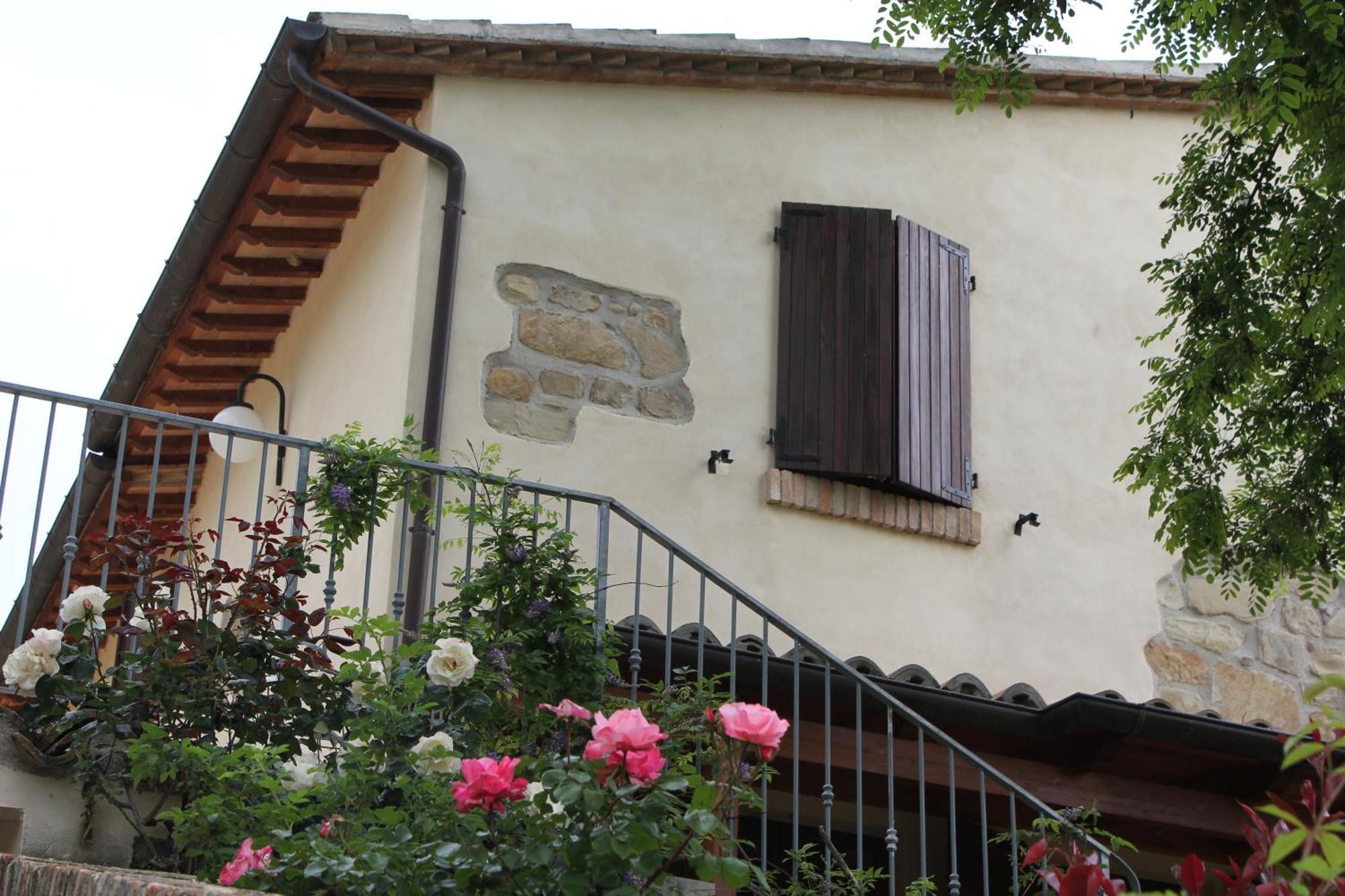 Agriturismo La Valle Del Vento Урбино Екстериор снимка