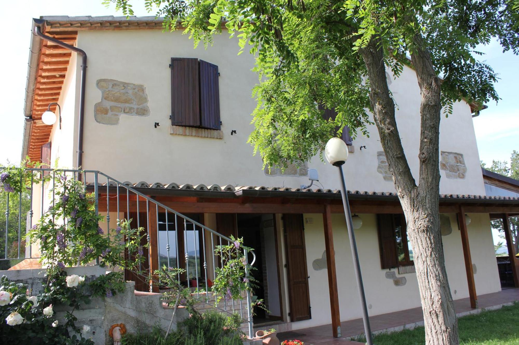 Agriturismo La Valle Del Vento Урбино Екстериор снимка