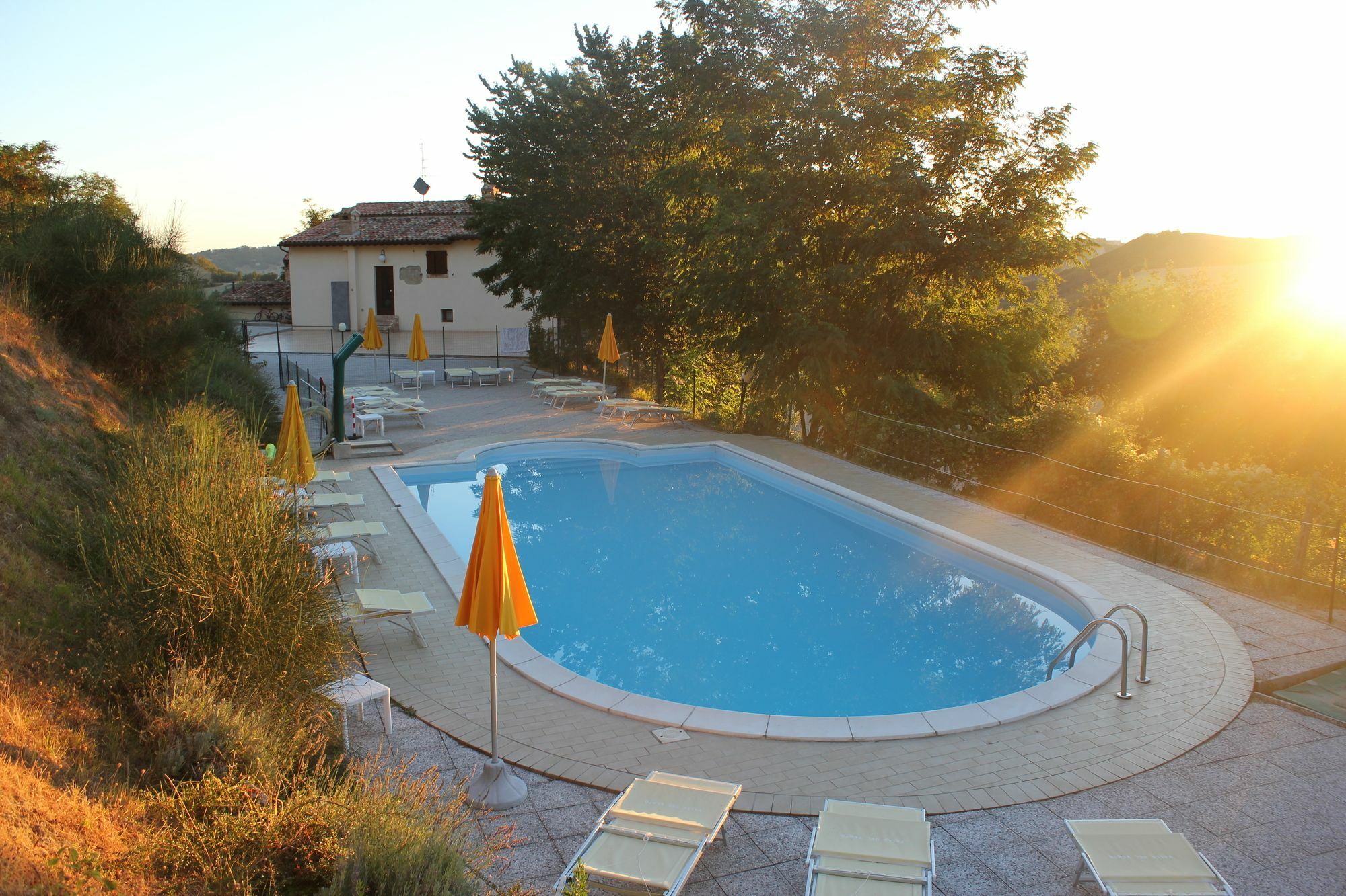Agriturismo La Valle Del Vento Урбино Екстериор снимка